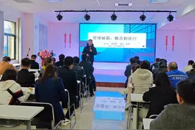 河南工学院领导应邀为新乡经开区企业做专题讲座图片
