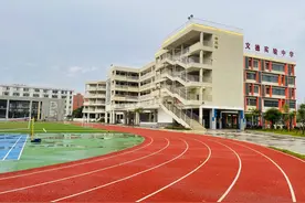 千人参与！鹤山市文德实验中学举行“初升高”校园开放日图片