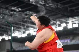 记者手记：母亲离去后的第49天，她在赛场上拼尽全力图片
