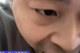老板直播吃自家黄焖鸡：想证明自家餐食品质没问题图片