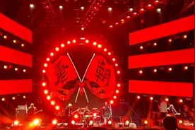 唐朝乐队丽江演唱激起歌迷理想：希望能有更多摇滚更多音乐会图片