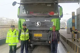 货车超载危害大 别让祸从“货”起！图片