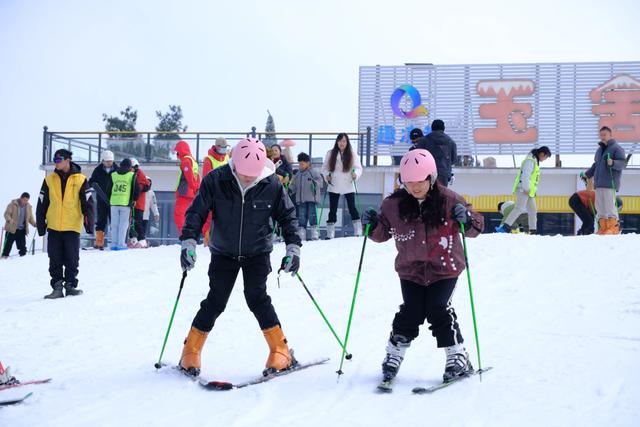 达人与童话NPC破壁次元！玉舍雪山开启“冰雪童话奇遇记”