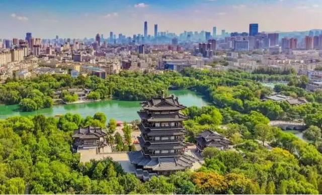 全国机器人赶至济南华山论剑，济南四道硬菜尽地主之谊