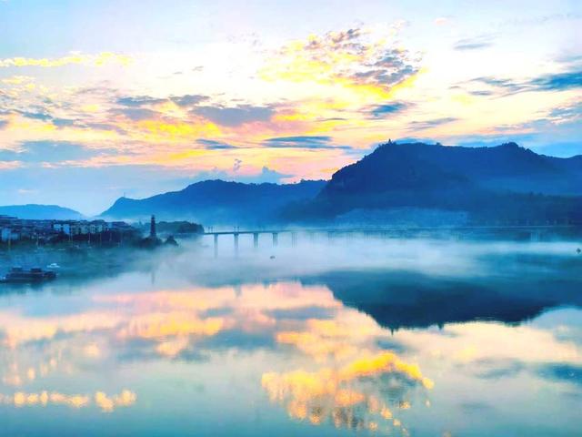 建设世界古城旅游目的地，四川阆中打好三张“牌”丨打赢经济发展翻身仗
