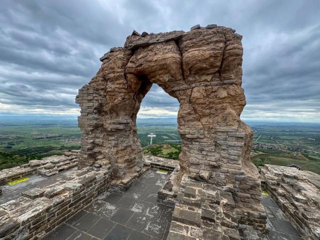 长城一号旅游公路：千年烽燧廊道品读长城千年风华