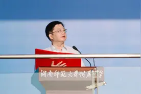 开学第一课 | 郑钦文、张博恒成热词，看校长解读巴黎奥运的教育密码图片