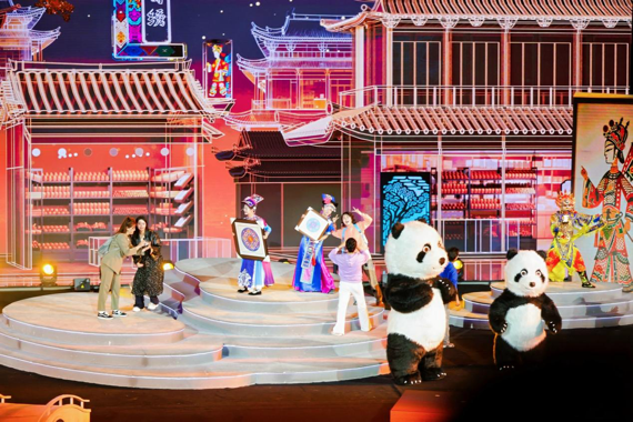 高端专访｜以山水为幕，以光影为笔，用电影叙事绘就巴蜀文旅新画卷    “电影人公益示范行”中国影协文志愿服务走进四川绵阳梓潼！