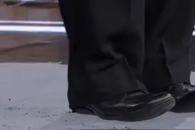 八旬院士演讲穿了双掉渣的鞋，自嘲"又出洋相了＂，却获得全场最热烈掌声图片