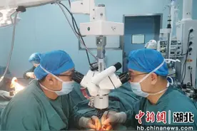 宜昌一男子意外断指 医院“移花接木”再造新手指图片