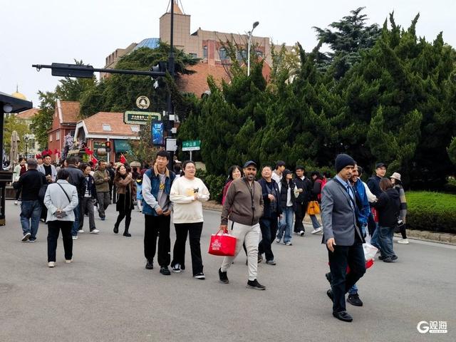 秋意正浓，人气不减！青岛老城区周末焕发别样魅力
