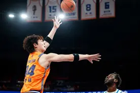 十二连胜！上海久事大鲨鱼主场力克宁波图片