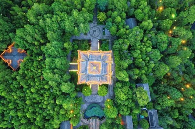 全列卧铺、夕发朝至！这趟环线旅游列车，有多过瘾？