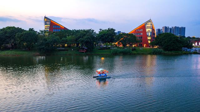 从科学之城到文艺之心，一座松山湖城市地标的周年回响