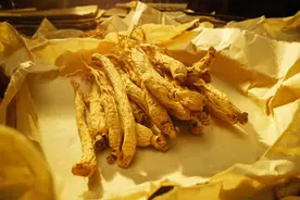 【人参科普】人参加工的历史，大致是从鲜参晒干到水煮晒干，再进一步发展到蒸熟晒干或烘干图片