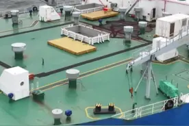24小时活水养殖 机械化喷洒式喂鱼 “国信一号”为全球首艘10万吨级智慧养殖工船图片