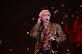 张艺兴巡演南京首站开启狂欢，火热演出背后当天还在输液图片