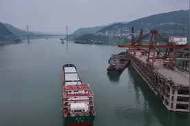 长江上游首条“江海直达”航线实现常态化开行图片
