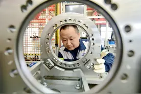 洛阳开创科技“智造”车桥 年产量可达2万件图片
