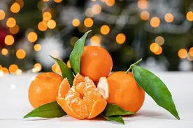 过年吃橘子、嗑瓜子、喝饮料……真的会“上火”吗？图片