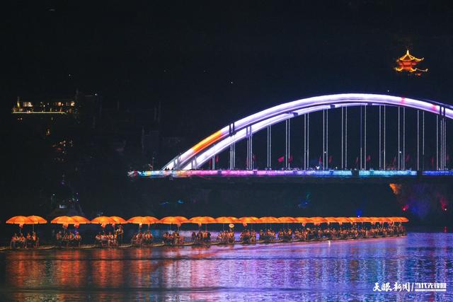 组图 | 国庆夜，铜仁诗歌会万人空巷！