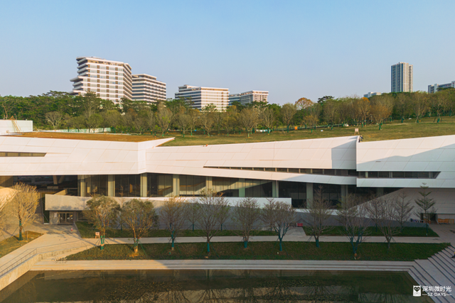 新地标！漂在水上的「白色山丘」，羡慕龙华人！