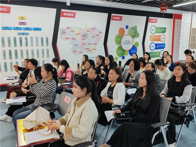 定远：举办巾帼电商培训 赋能女主播创业就业