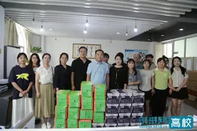 陕西国际商贸学院：夏送清凉暖人心 凝心聚力鼓干劲图片