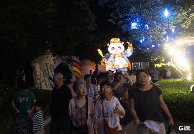 全龄皆嗨！青岛这场光影盛宴奏响山海文化夜之乐章