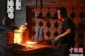 浙江丽水：香港青年感受龙泉宝剑文化图片