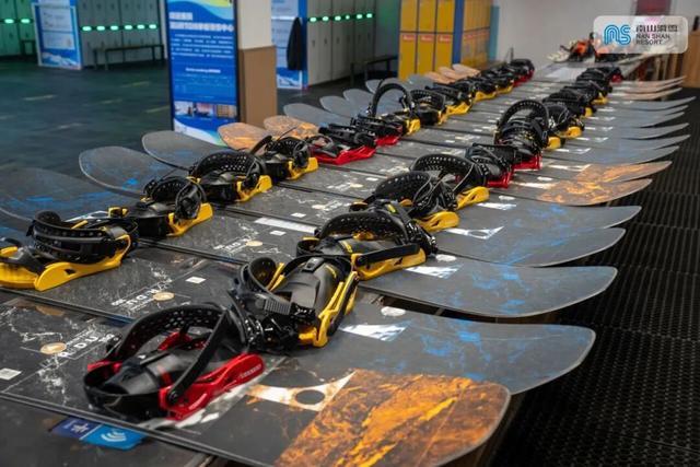 走，这个周末，一起在北京滑滑梯！