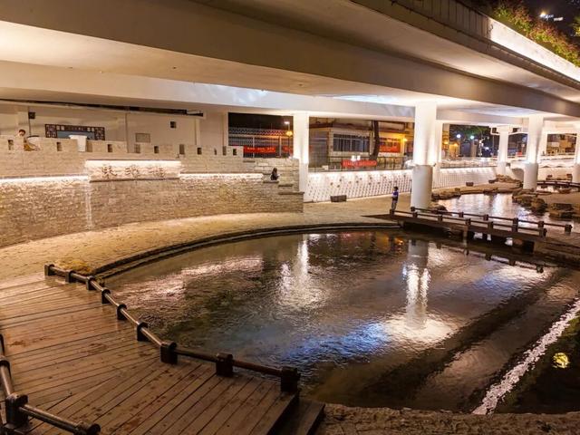 在东濠涌，赴一场与流水和清风的约会