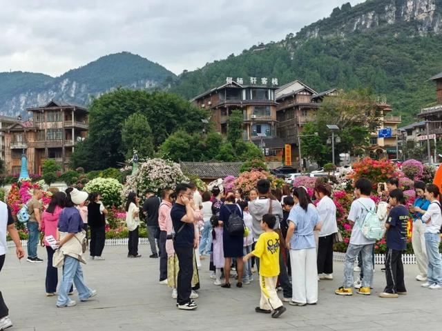 非遗盛宴，花映龚滩！国庆假期前三天，龚滩文旅火出圈！