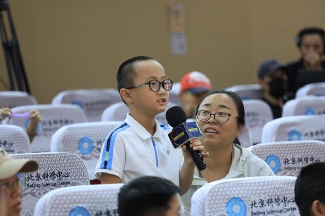 全国科普月｜走进人形机器人世界，迎接未来技术挑战