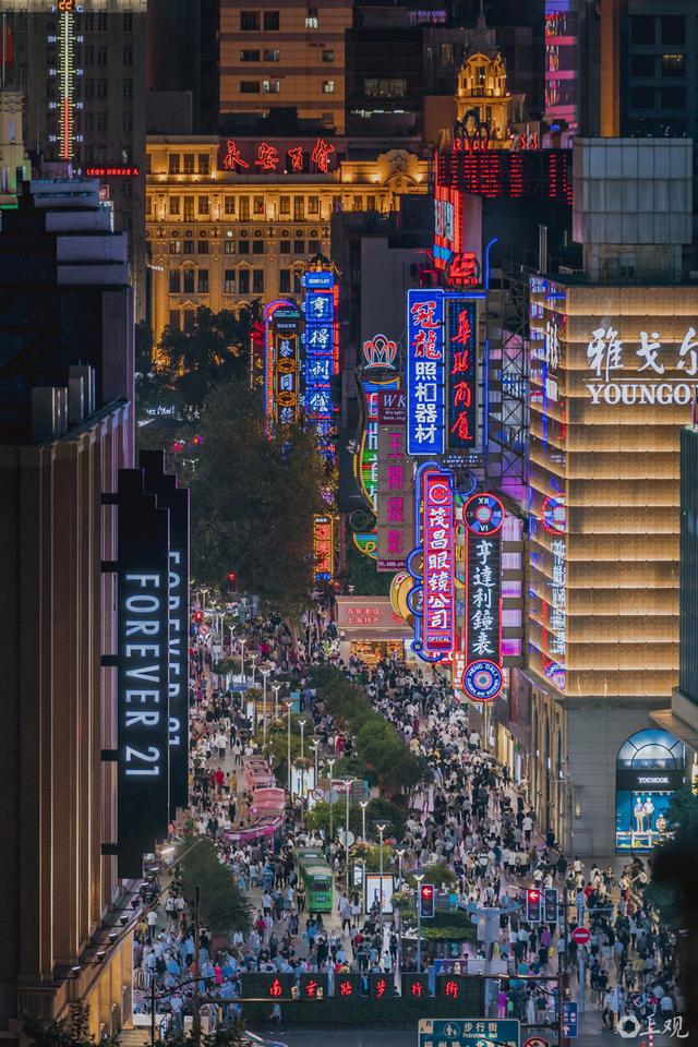 豫园灯会首次扩容，小红书在老市府开百货，新年怎么玩？黄浦开启迎新消费季