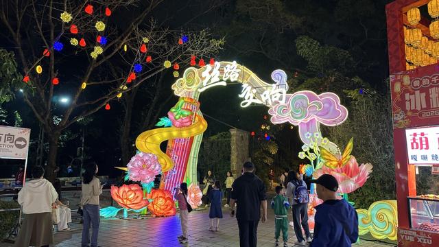 春节到广东过“暑”假｜新春顶流，沉浸赏灯！广州新春灯会打卡攻略请收好