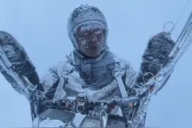 新闻多一度丨滑翔伞男子被云吸至8000多米高空涉“黑飞” 什么是云吸？图片