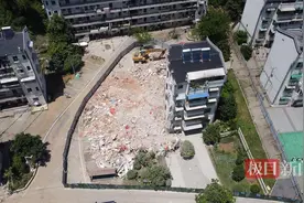 实探安徽铜陵坍塌居民楼：建成二十余年历经三次改造，仍未阻止悲剧发生图片
