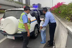 惊险！6岁男孩迷路误上中山坦洲快线，幸好交警及时帮助图片