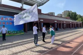 踔厉奋发强国防 勇毅前行向复兴丨徒步拉练！滨城学子在“行走中”上好国防教育课图片