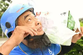 凡人微光|高温下的“送餐人”和那些温暖的“双向奔赴”图片