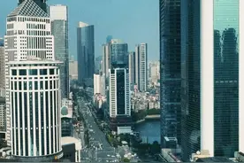 江汉区：嘿，看路！图片