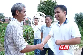 临武：供销联社上门为冬瓜滞销农户找销路图片