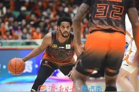 CBA常规赛山东高速男篮大比分战胜吉林男篮图片