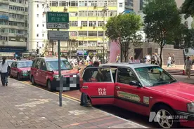 出租车牌照价格从700万港元跌到200万港元：Uber与高德网约车“夹击”，香港出租车行业如何突围？图片