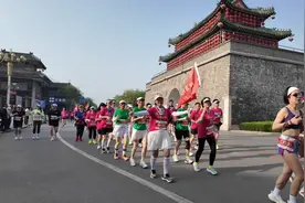 果然视频｜裕隆杯·2025曲阜半马开跑，万名跑者体验儒风赛道图片