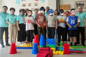 百年人寿潍坊中支星辰计划走进康华培训学校 关爱每一颗“星”图片