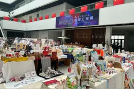 我校开展黑龙江共青团服务青年“四创”工作——艺术设计学院“四创”毕业设计汇报展图片