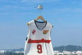 纵观CBA｜当易建联踏上球场的那一刻，青春的DNA动了图片