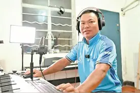 边送外卖边写歌 42岁外卖小哥龙德元：写歌是我的梦想图片